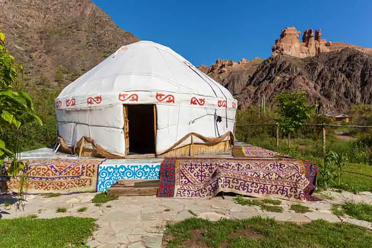 Charyn Canyon eco camp, stay in yurts