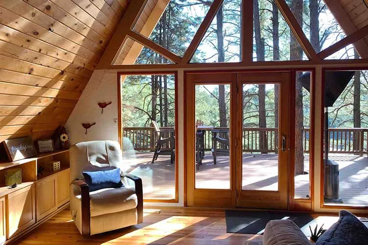 Buffalo Trail Treetop Retreat with indoor sauna!