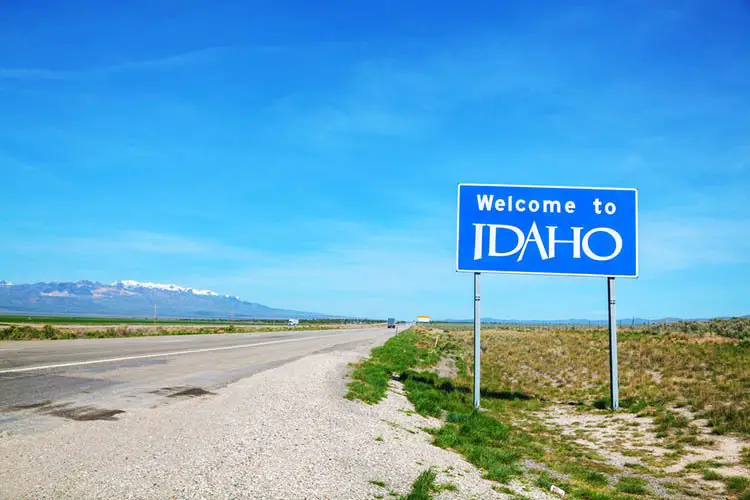 Welcome to Idaho sign at the state border