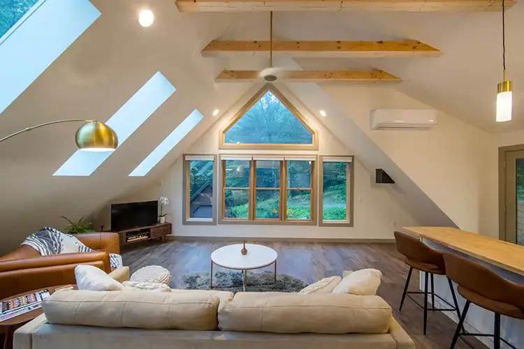 The Hygge Loft- mid-mod cabin on 70 forested acres