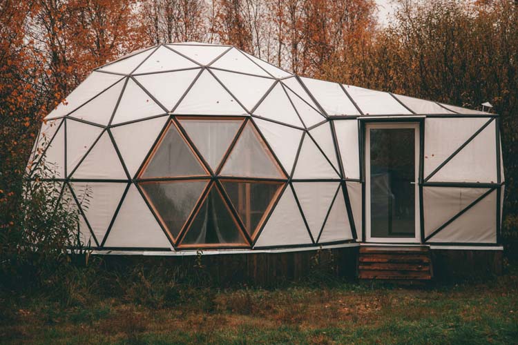 An interesting spherical, round introvert home